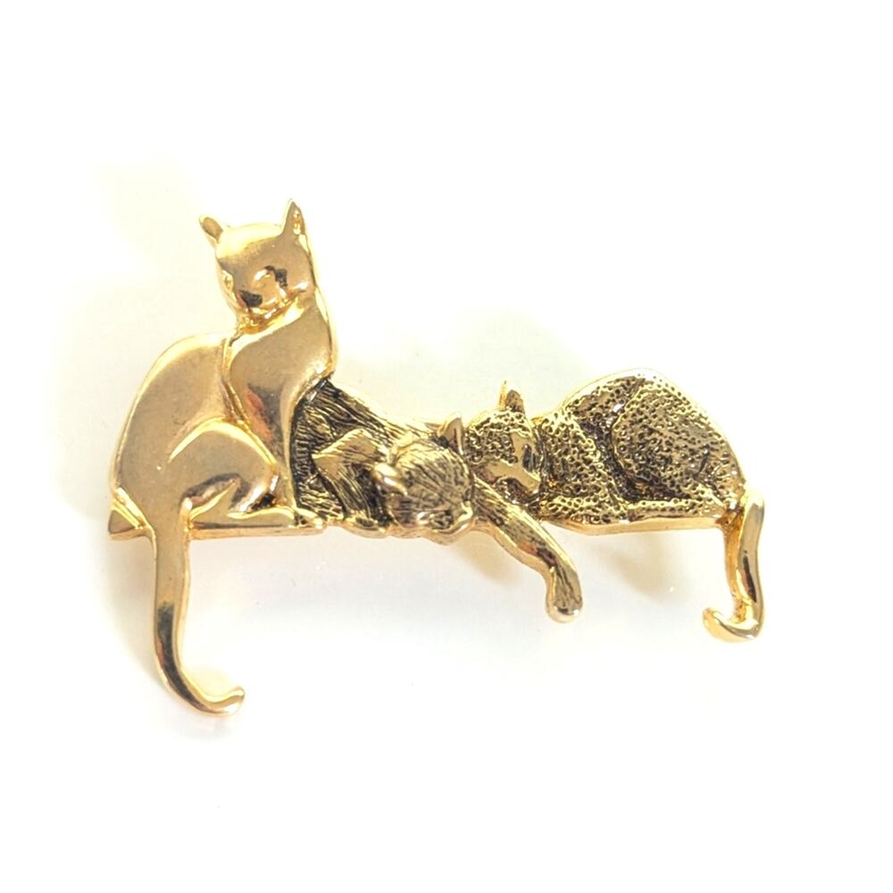 Vintage Estate Signed Angel Gold Tone 3 Figural Collectible Textured Cat Brooch